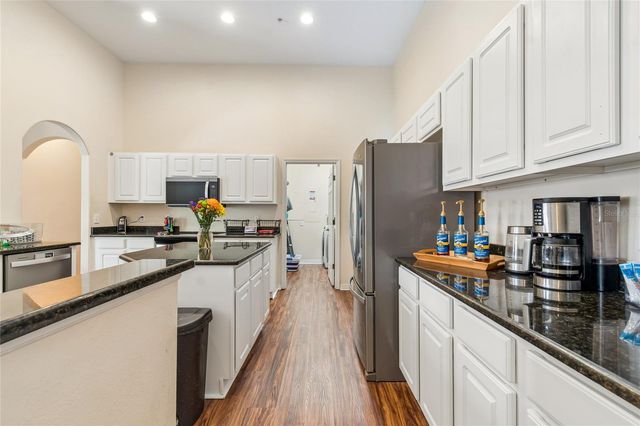 21041 SUNPOINT WAY 201, Lutz, FL 33558