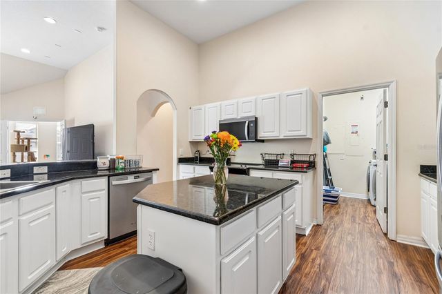 21041 SUNPOINT WAY 201, Lutz, FL 33558