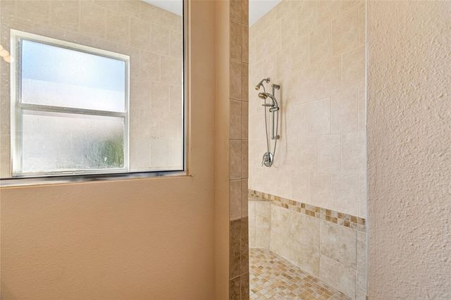 21041 SUNPOINT WAY 201, Lutz, FL 33558