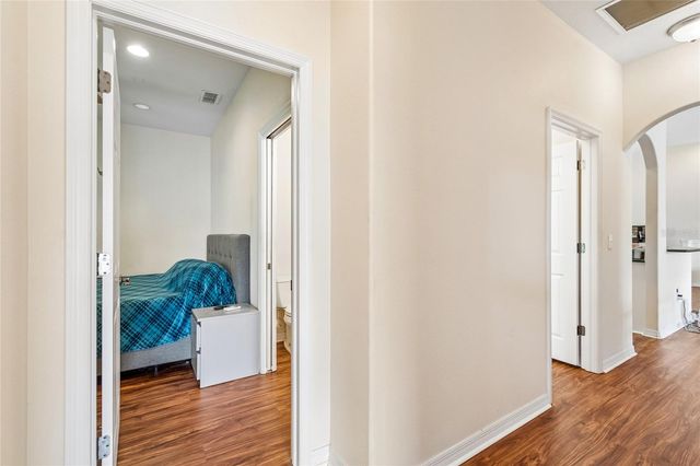 21041 SUNPOINT WAY 201, Lutz, FL 33558