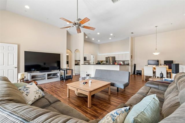 21041 SUNPOINT WAY 201, Lutz, FL 33558