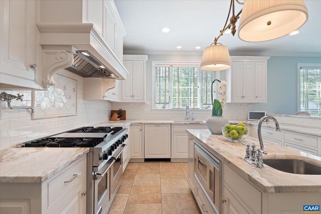 515 ROCKS FARM DR, Charlottesville, VA 22903