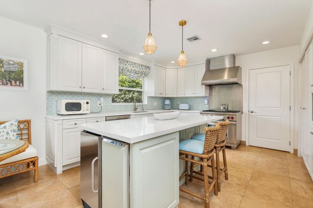 225 Russlyn Drive, West Palm Beach, FL 33405