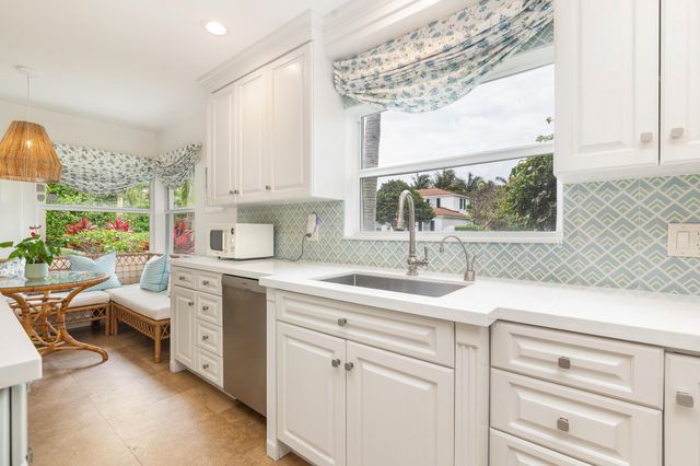 225 Russlyn Drive, West Palm Beach, FL 33405