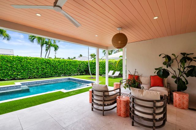 225 Russlyn Drive, West Palm Beach, FL 33405