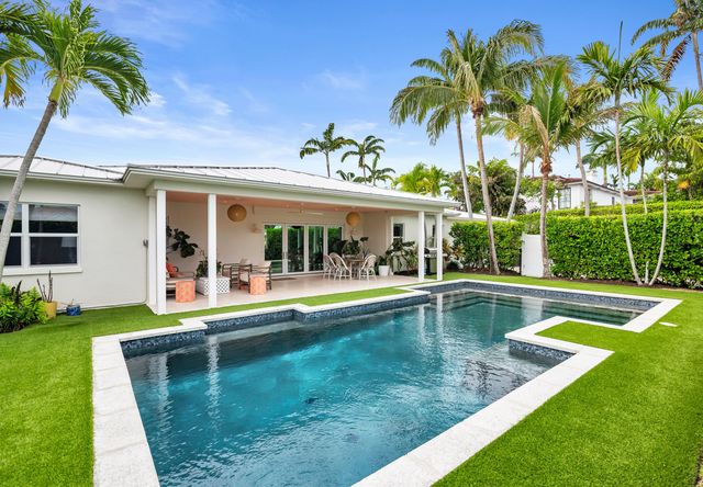 225 Russlyn Drive, West Palm Beach, FL 33405