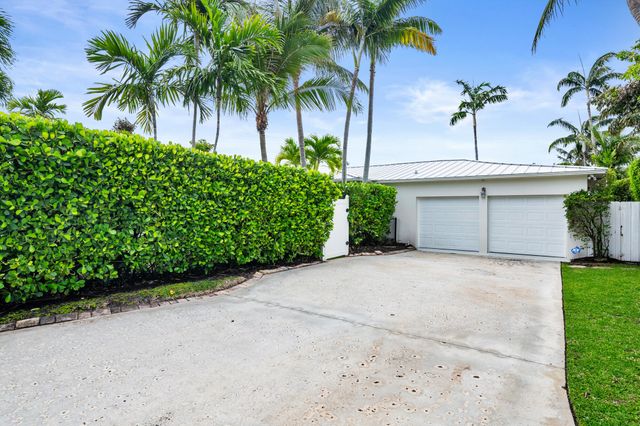 225 Russlyn Drive, West Palm Beach, FL 33405