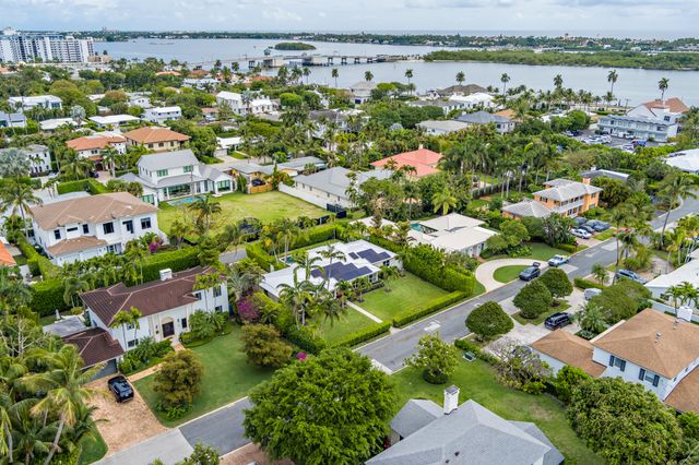 225 Russlyn Drive, West Palm Beach, FL 33405