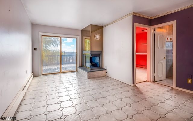 207 Dupont Ave, Hopatcong Boro, NJ 07843