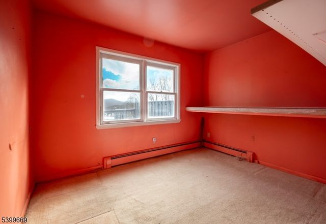 207 Dupont Ave, Hopatcong Boro, NJ 07843