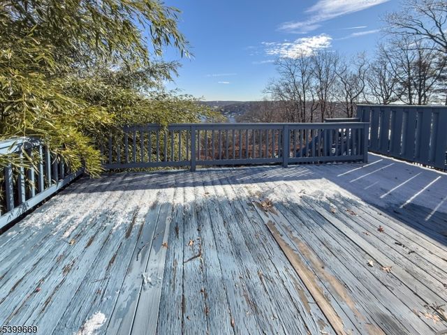 207 Dupont Ave, Hopatcong Boro, NJ 07843