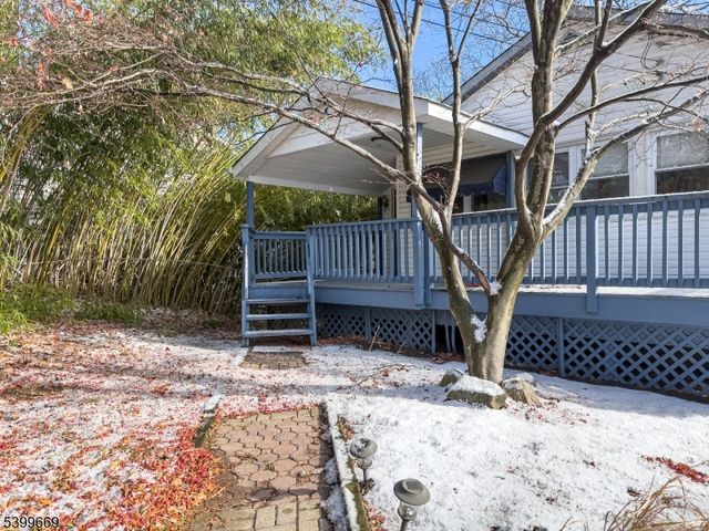 207 Dupont Ave, Hopatcong Boro, NJ 07843