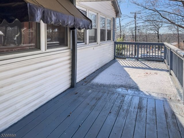 207 Dupont Ave, Hopatcong Boro, NJ 07843