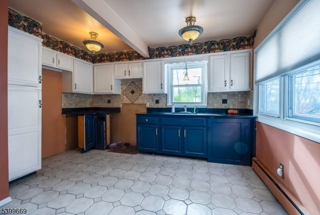 207 Dupont Ave, Hopatcong Boro, NJ 07843