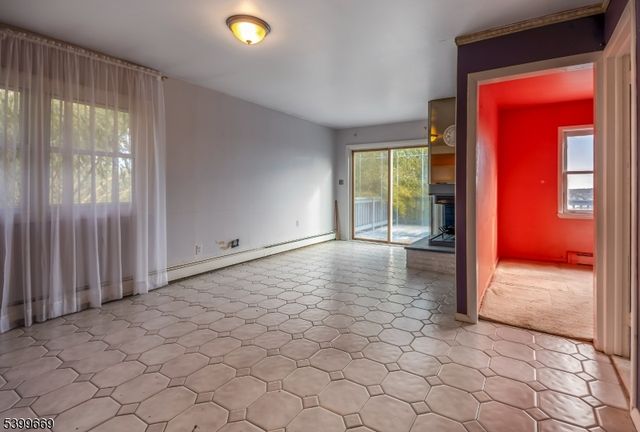 207 Dupont Ave, Hopatcong Boro, NJ 07843