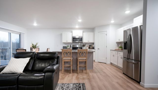 504 N Cheyenne Valley Road, Nixa, MO 65714