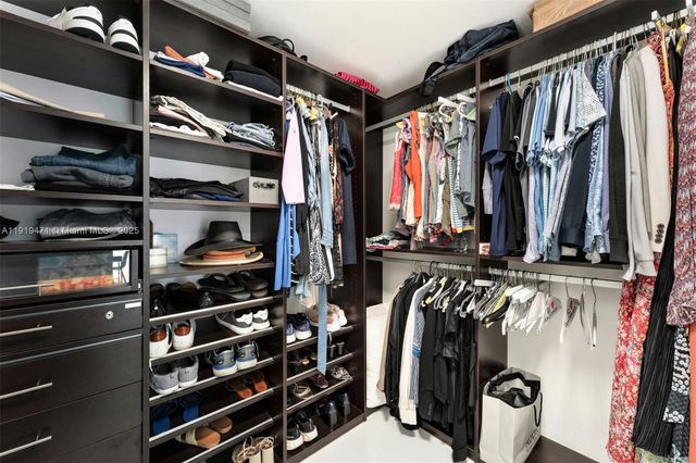 200 Biscayne Boulevard Way 303, Miami, FL 33131