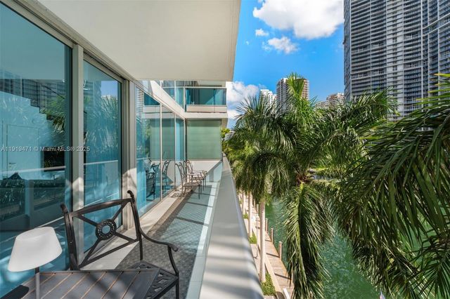 200 Biscayne Boulevard Way 303, Miami, FL 33131