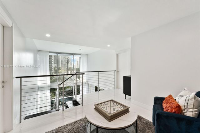 200 Biscayne Boulevard Way 303, Miami, FL 33131