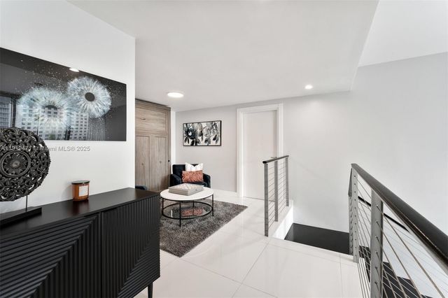 200 Biscayne Boulevard Way 303, Miami, FL 33131