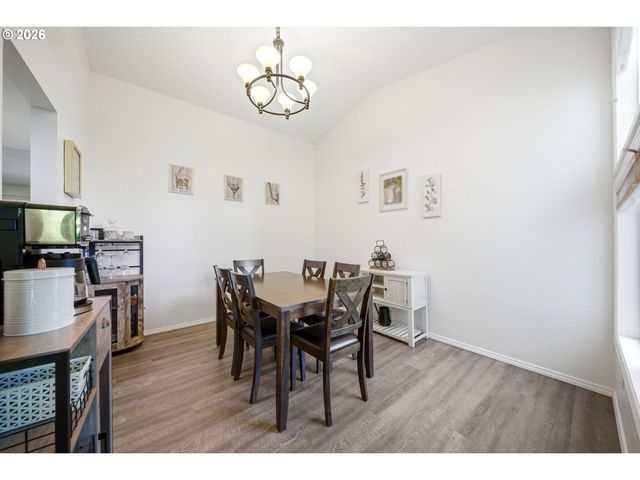 2213 Ne PARKVIEW Dr, Vancouver, WA 98686