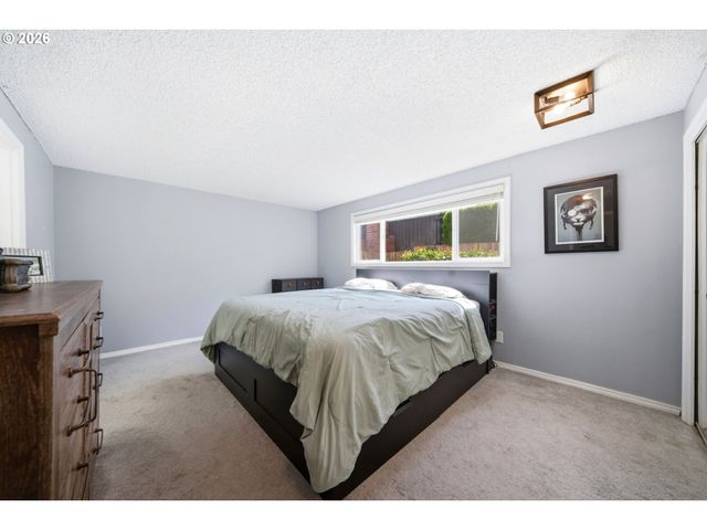 2213 Ne PARKVIEW Dr, Vancouver, WA 98686