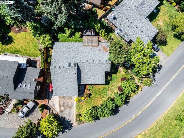 2213 Ne PARKVIEW Dr, Vancouver, WA 98686