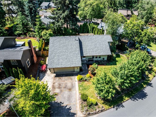 2213 Ne PARKVIEW Dr, Vancouver, WA 98686