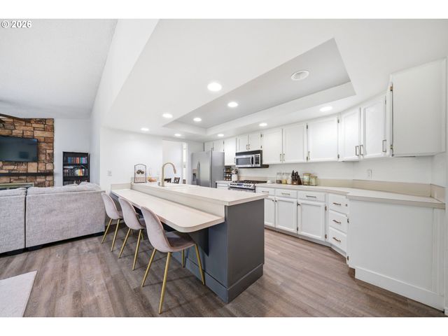 2213 Ne PARKVIEW Dr, Vancouver, WA 98686