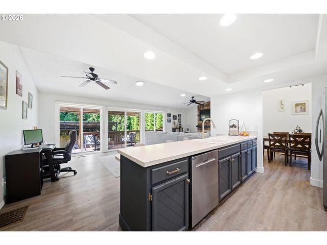 2213 Ne PARKVIEW Dr, Vancouver, WA 98686