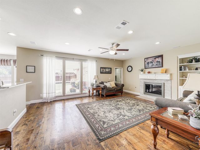 9921 Sean Drive, Frisco, TX 75035