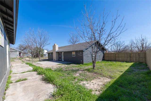 603 N Pearl Street, Comanche, TX 76442
