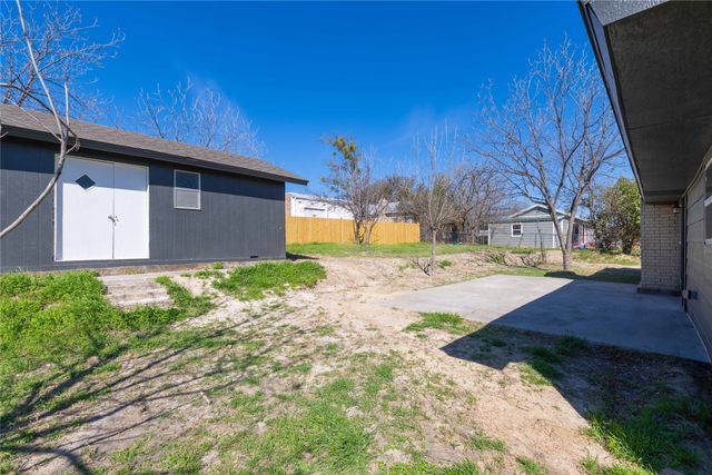 603 N Pearl Street, Comanche, TX 76442