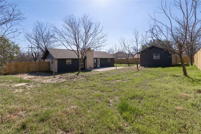 603 N Pearl Street, Comanche, TX 76442