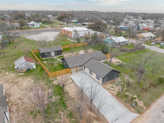 603 N Pearl Street, Comanche, TX 76442