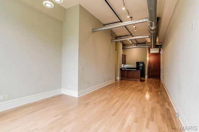 3556 Magnolia Avenue 202, St Louis, MO 63118