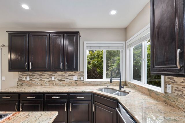 5529 Elizabeth Loop SE, Auburn, WA 98092