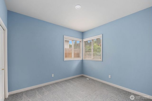 5529 Elizabeth Loop SE, Auburn, WA 98092