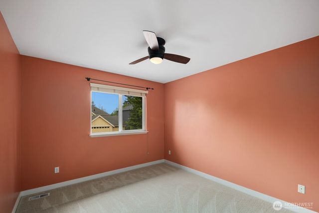 5529 Elizabeth Loop SE, Auburn, WA 98092