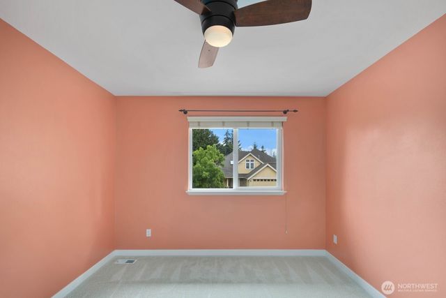 5529 Elizabeth Loop SE, Auburn, WA 98092