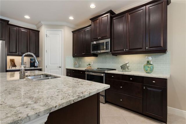 3557 Canopy CIR, Naples, FL 34120