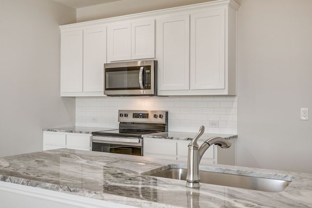 6914 Yellow Hammer Way, Arlington, TX 76001