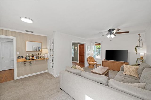 205 Pinehill Drive, Mobile, AL 36606