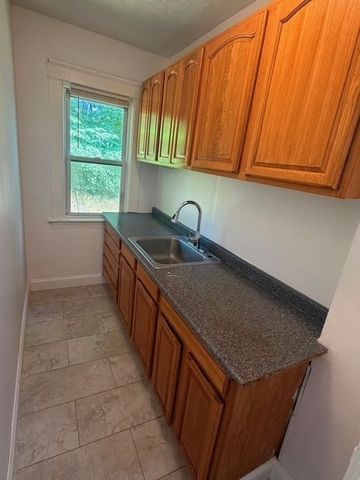 47 Longwood Ave 2, Fitchburg, MA 01420
