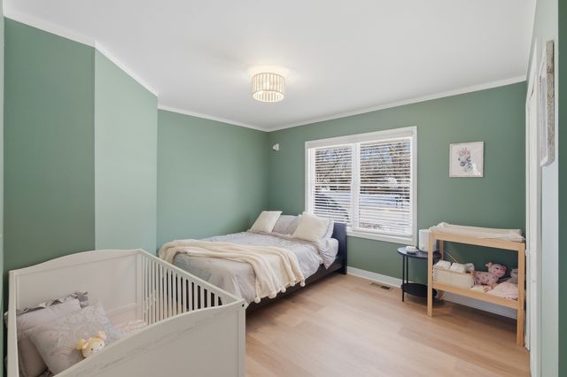 296 Charlotte Avenue, Crystal Lake, IL 60014