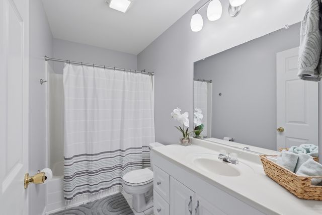 296 Charlotte Avenue, Crystal Lake, IL 60014