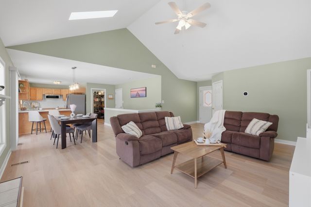 296 Charlotte Avenue, Crystal Lake, IL 60014