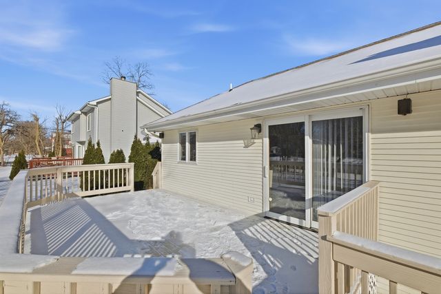 296 Charlotte Avenue, Crystal Lake, IL 60014