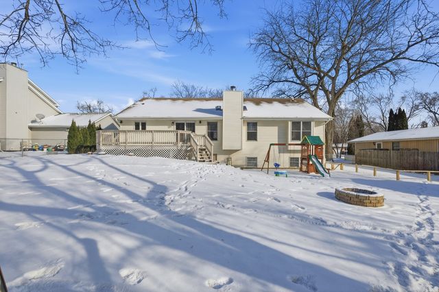 296 Charlotte Avenue, Crystal Lake, IL 60014