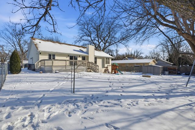 296 Charlotte Avenue, Crystal Lake, IL 60014